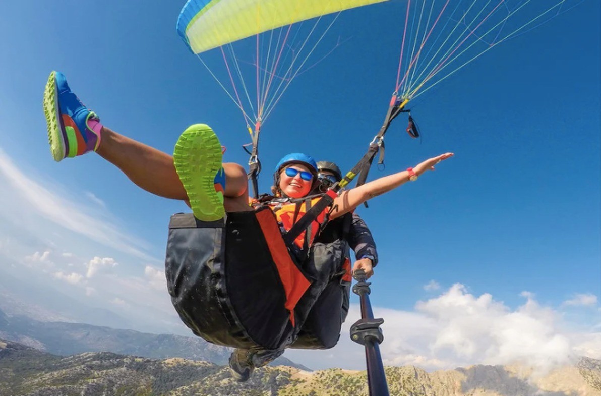 Paragliding in Lonavala for Kids Couples & Families – Couple Guide